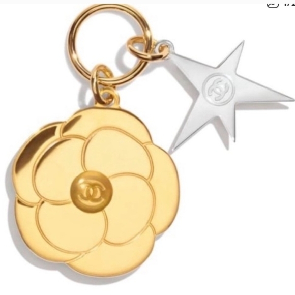 CHANEL Accessories - 🇨🇵 CHANEL Gold Camellia and Silver Star Keychain